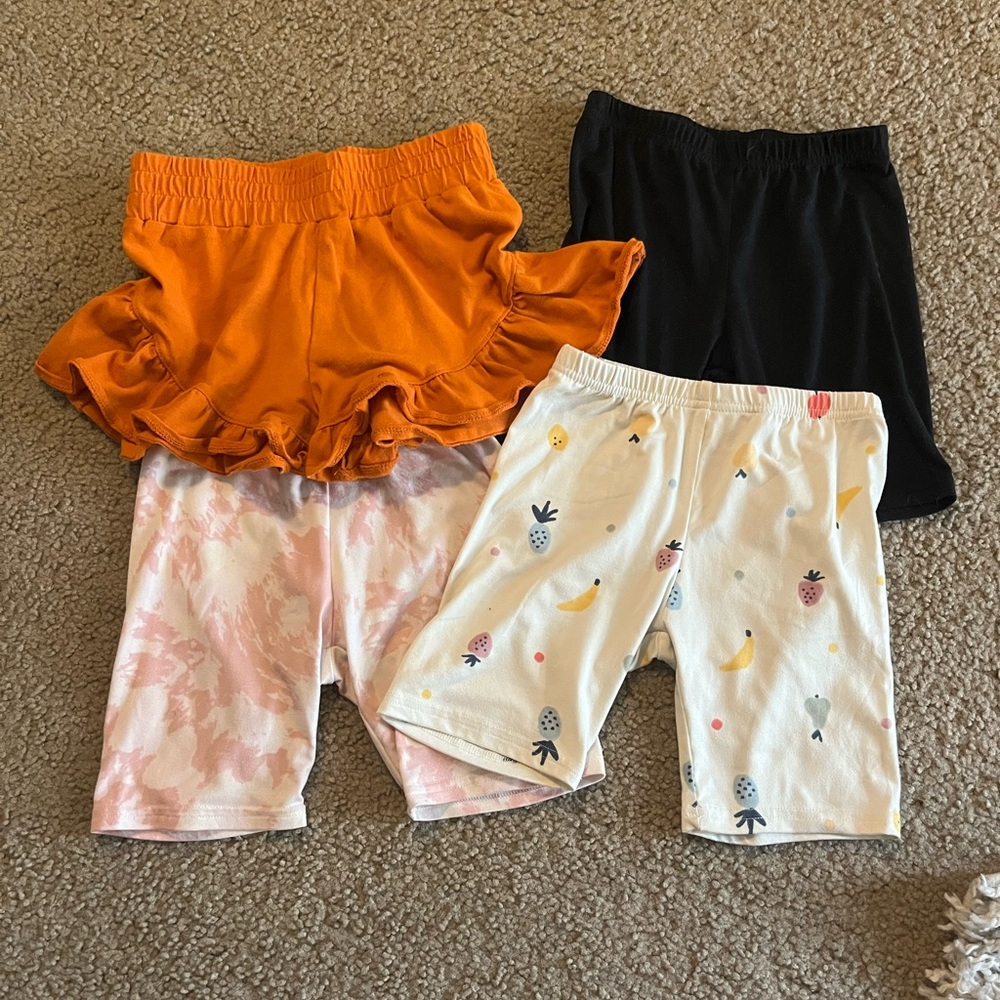 4 pairs of Dot Dot Smile shorts